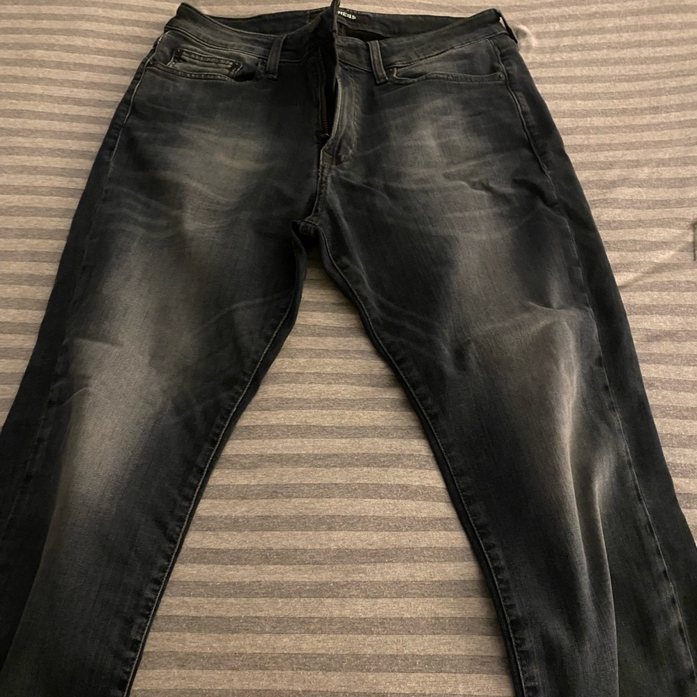 Men’s Express Jeans.  32x30. Athletic Slim Fit.  Dark Blue.